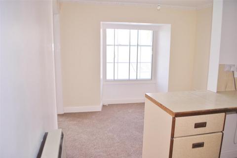 1 bedroom flat to rent, 11 Ashley House Upper Frog St Tenby Pembrokeshire