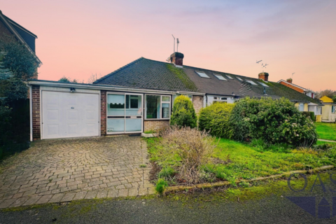 3 bedroom bungalow for sale, Knightsbridge Crescent, Surrey TW18