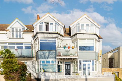 2 bedroom apartment for sale, Grand Parade, Leigh-on-sea, SS9