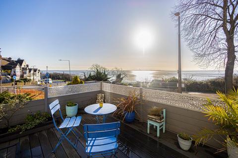undefined, Grand Parade, Leigh-on-sea, SS9