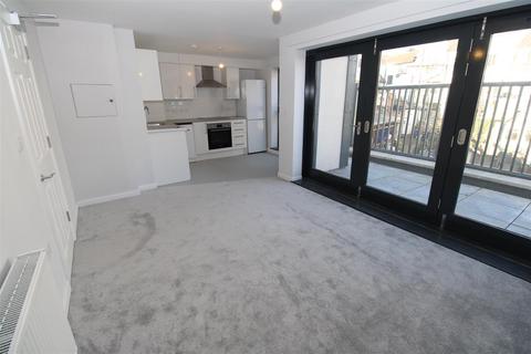 2 bedroom flat to rent, Station Square, Petts Wood, Orpington