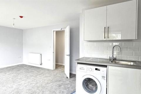 2 bedroom flat to rent, Station Square, Petts Wood, Orpington