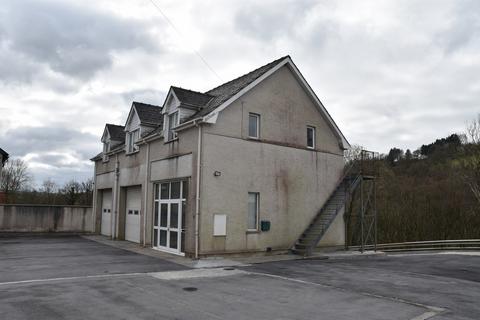 Garage to rent, Twelly Garage, Pencader