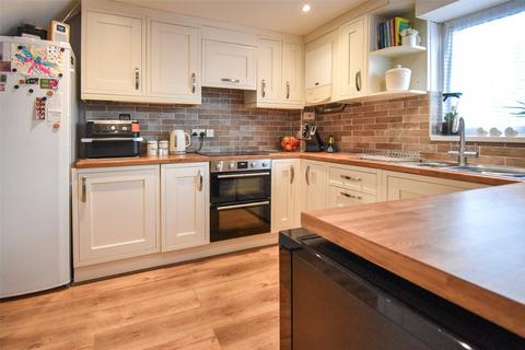 3 bedroom terraced house for sale, Chestnut Avenue, Hampshire GU12