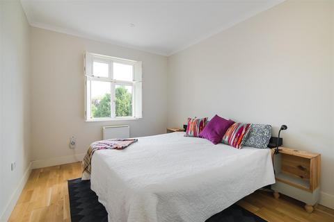 2 bedroom apartment to rent, Lower Richmond Road, London