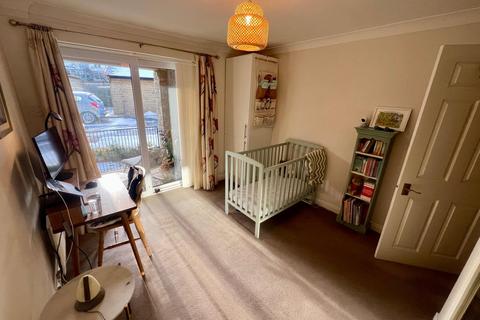 2 bedroom flat to rent, Grove Road, Ilkley, West Yorkshire, UK, LS29