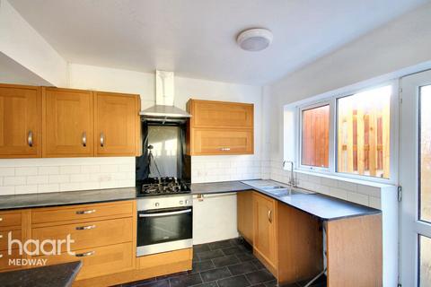 30 Clifton Close, Rochester, ME2 2HG