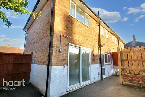 30 Clifton Close, Rochester, ME2 2HG