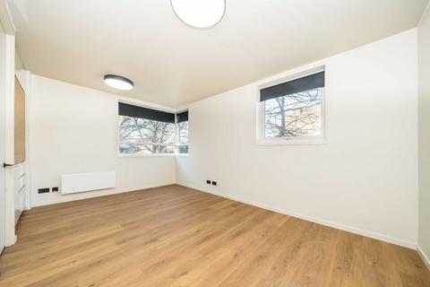 1 bedroom flat to rent, Victoria Villas, Richmond TW9