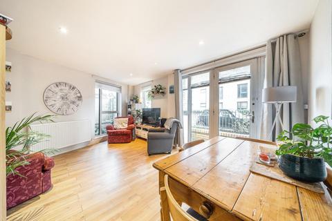 2 bedroom flat for sale, Dragmore Street, Clapham