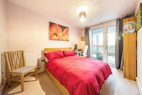 2 bedroom flat for sale, Dragmore Street, Clapham