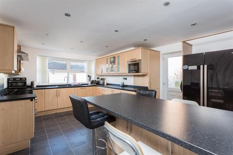 4 bedroom detached house for sale, York Road, Haxby, York