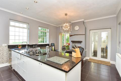 5 bedroom chalet for sale, Warden Road, Eastchurch, Sheerness, Kent