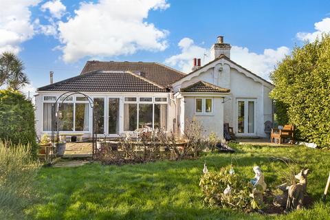 5 bedroom chalet for sale, Warden Road, Eastchurch, Sheerness, Kent