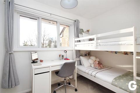 17 Charing Close, Ringwood, BH24 1FA