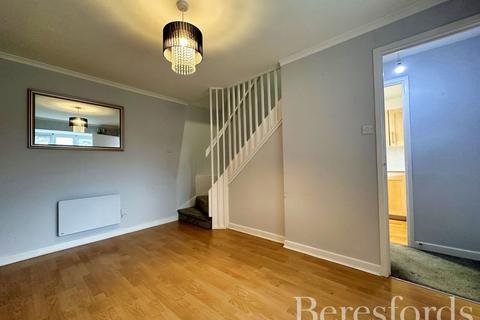 1 bedroom semi-detached house for sale, Fontwell Park Gardens, Hornchurch, RM12