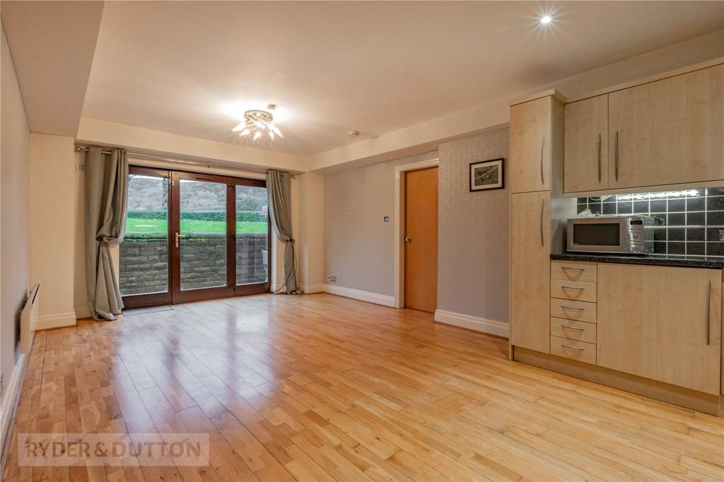 Lounge / Kitchen