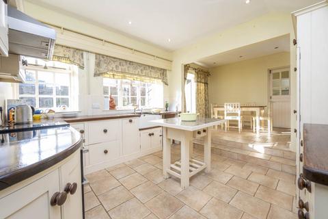 3 bedroom cottage for sale, Mill Lane, Wigginton