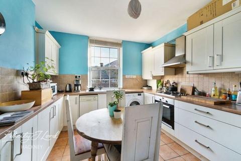 2 bedroom flat for sale, Valette Street, Hackney, E9