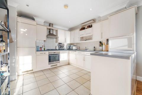 3 bedroom flat for sale, Ferndale Road, SW4