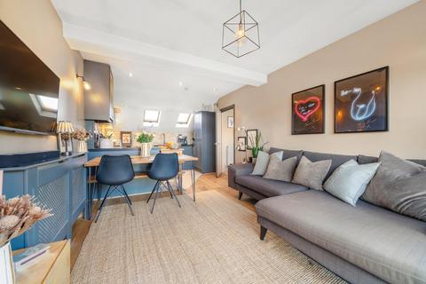 2 bedroom flat for sale, Leander Road, SW2