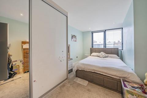 2 bedroom flat for sale, Southwark Bridge Road, Borough