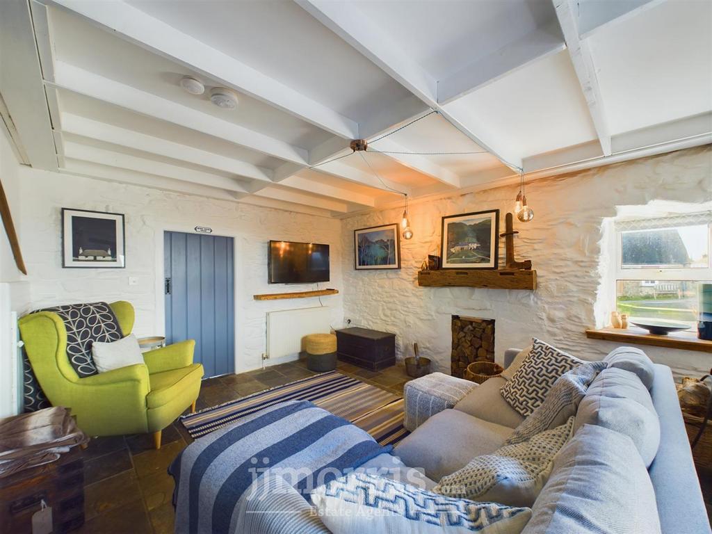 CAM02122 G0-PR0196-STILL029.jpg