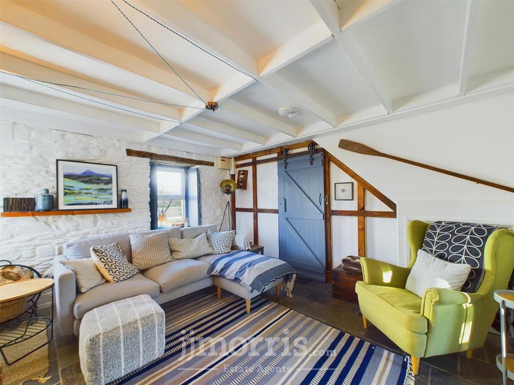 CAM02122 G0-PR0196-STILL031.jpg