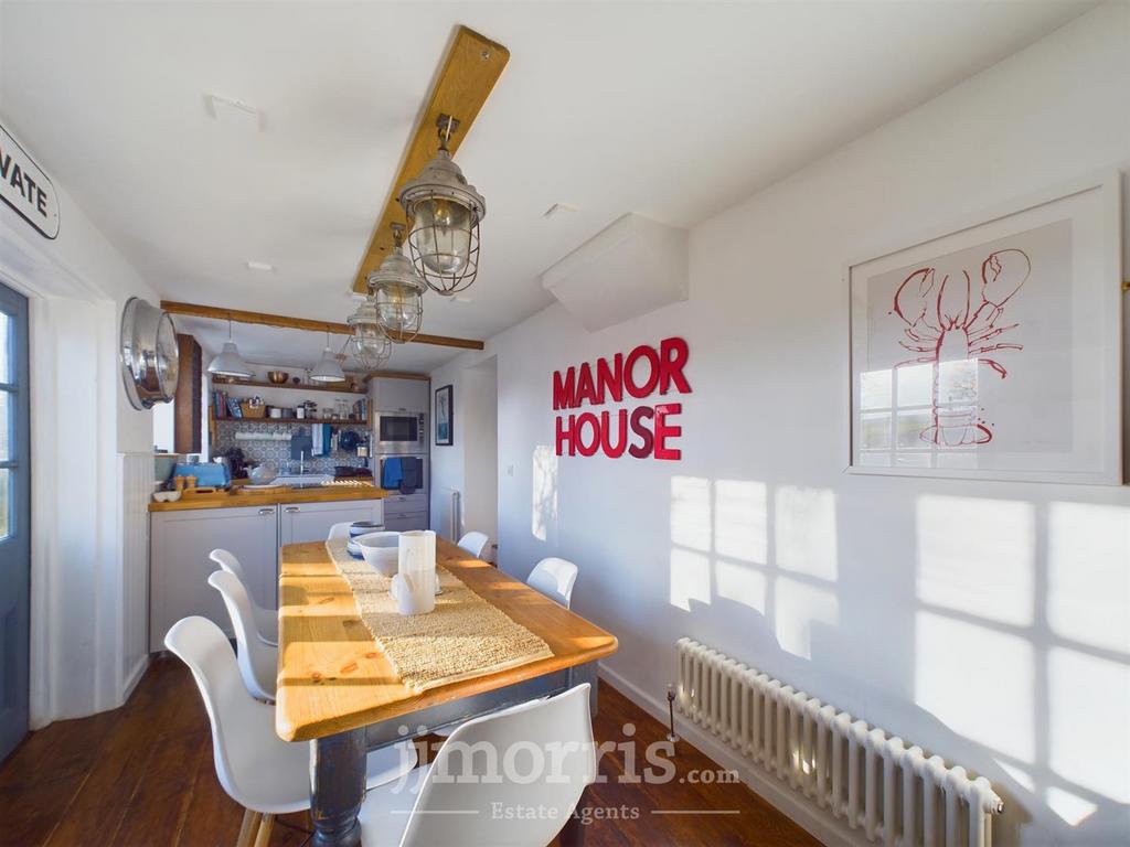 CAM02122 G0-PR0196-STILL035.jpg