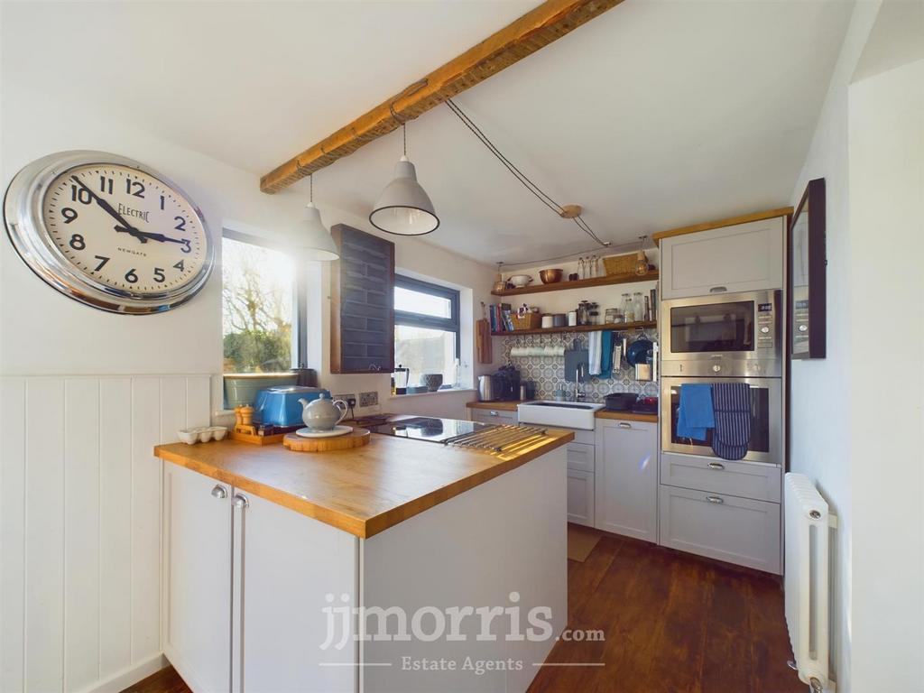 CAM02122 G0-PR0196-STILL041.jpg