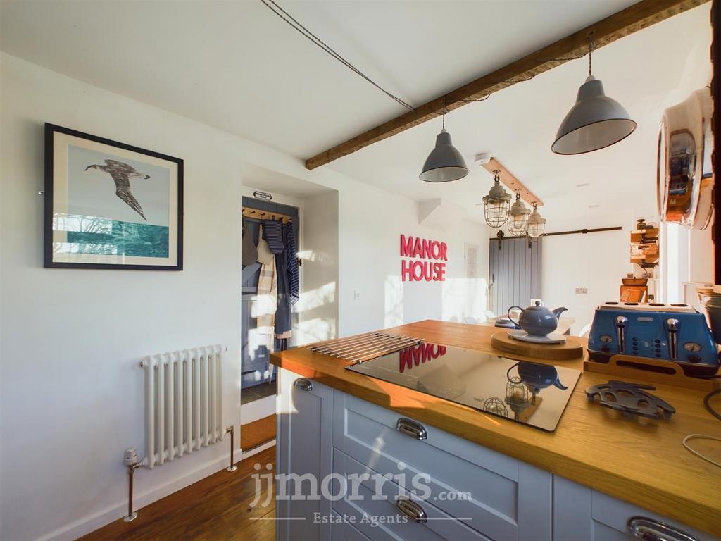 CAM02122 G0-PR0196-STILL044.jpg