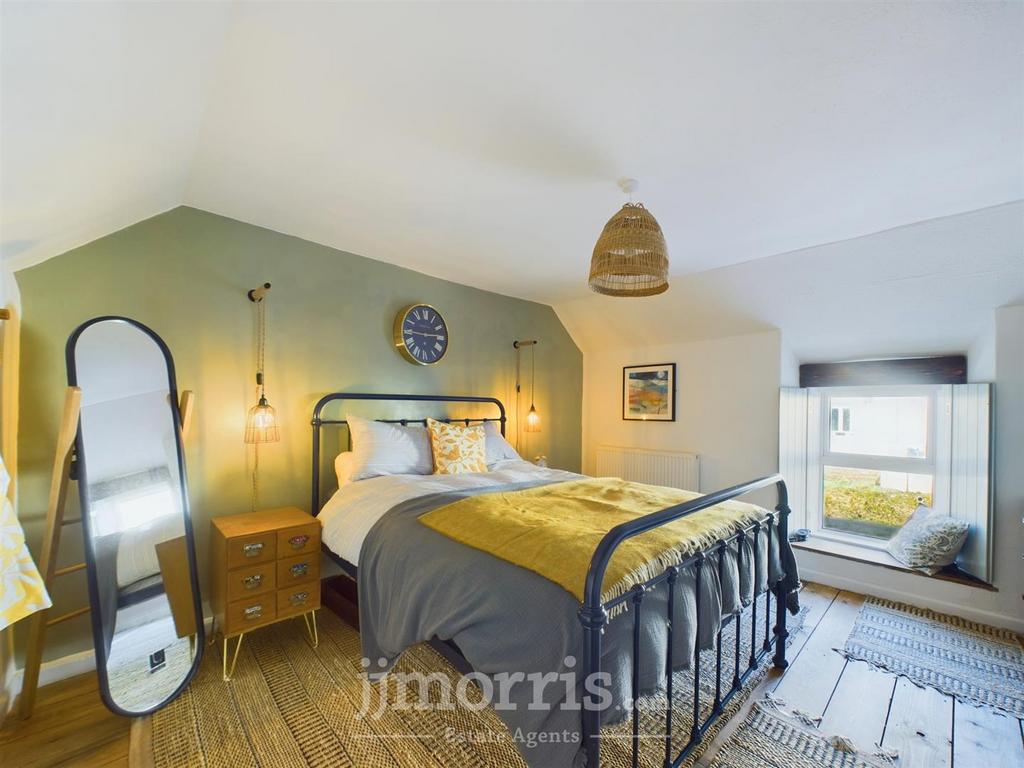 CAM02122 G0-PR0196-STILL061.jpg