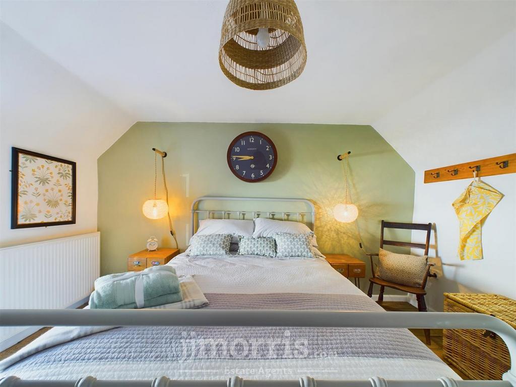 CAM02122 G0-PR0196-STILL065.jpg