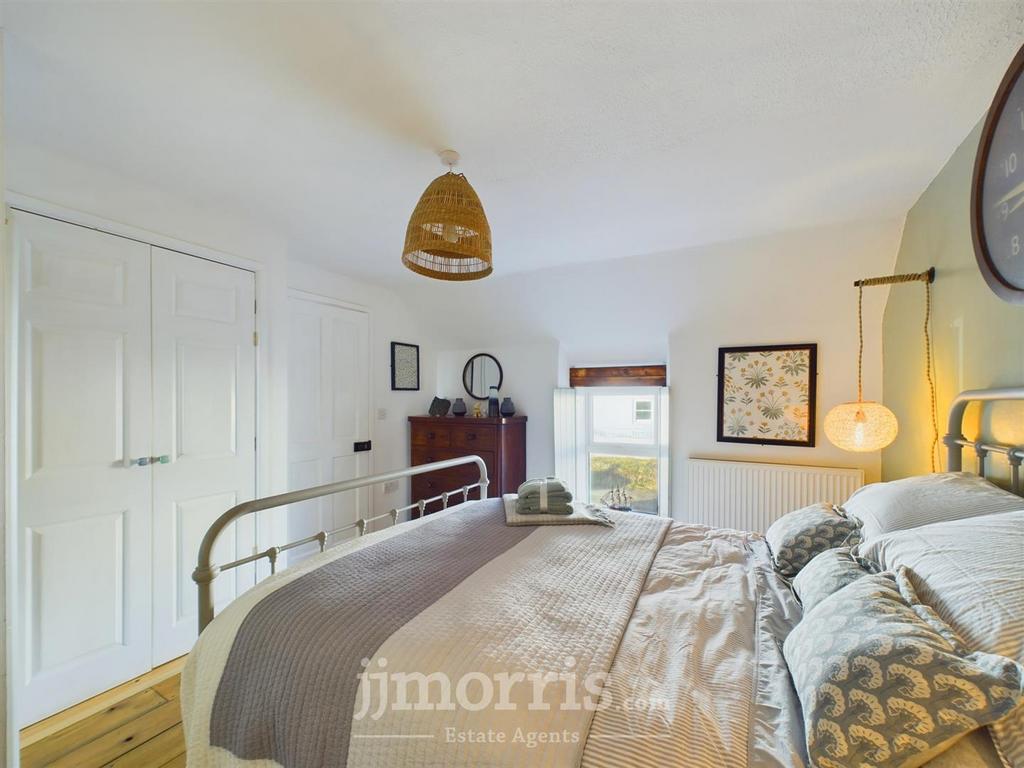 CAM02122 G0-PR0196-STILL067.jpg