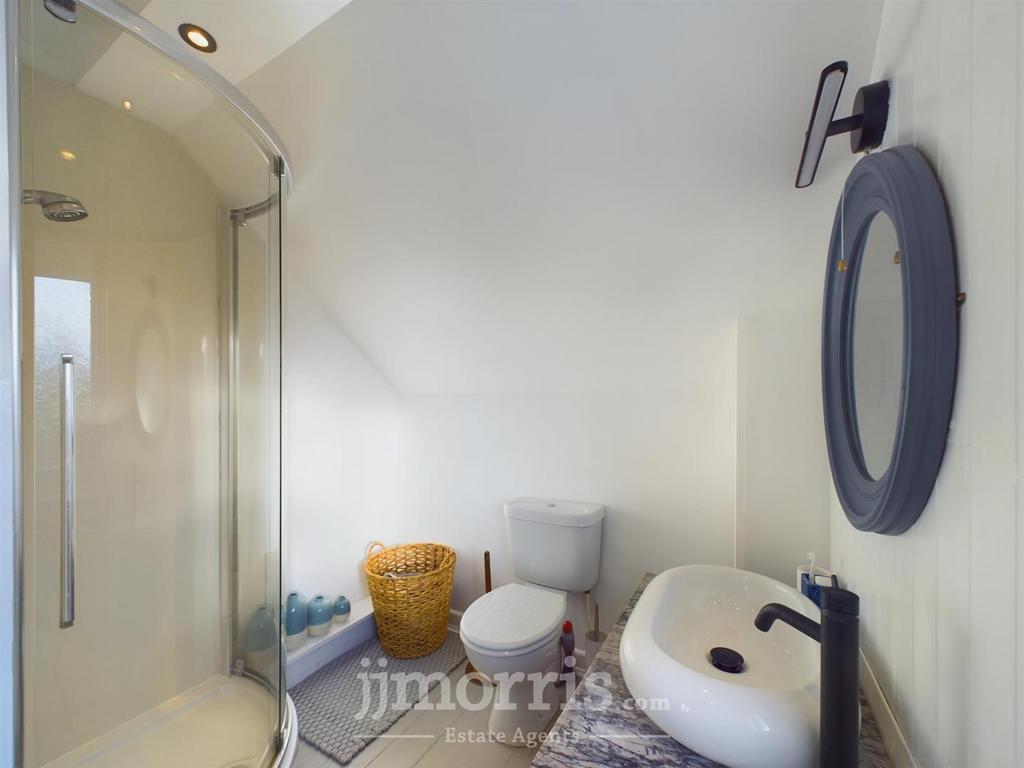 CAM02122 G0-PR0196-STILL054.jpg