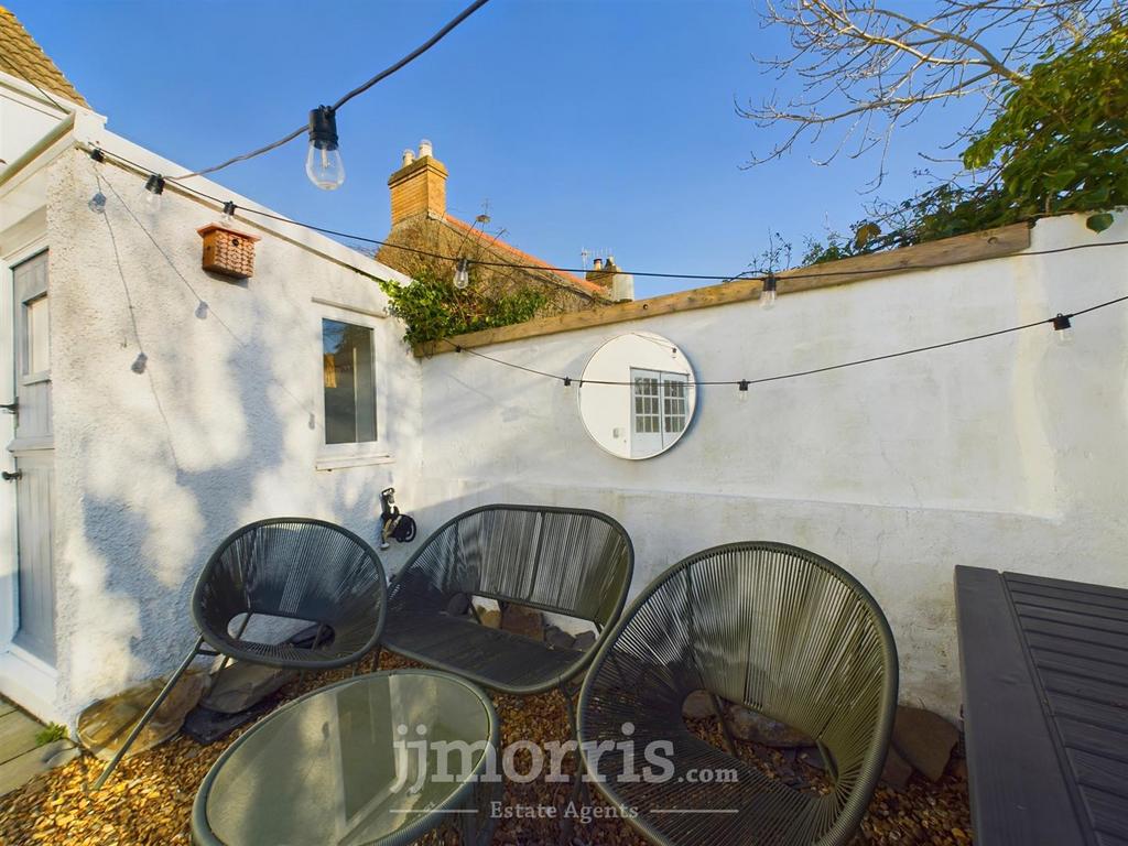 CAM02122 G0-PR0196-STILL006.jpg