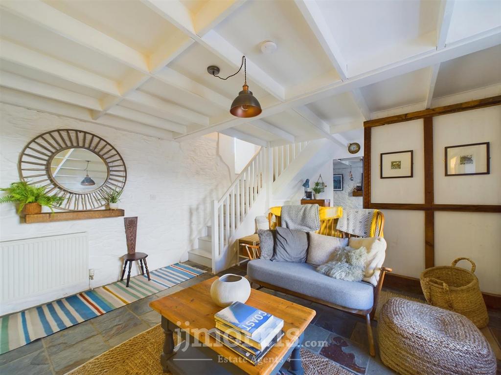 CAM02122 G0-PR0196-STILL019.jpg