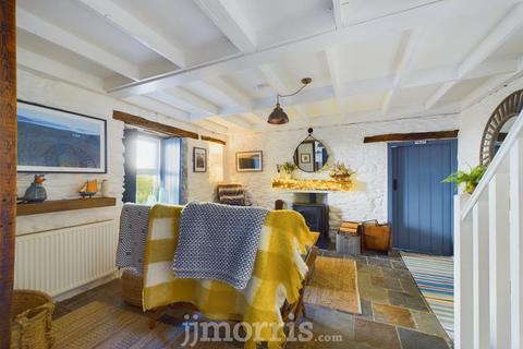 undefined, Ffordd Y Felin, Trefin, SA62