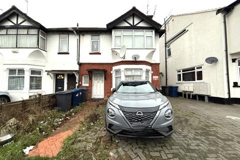 2 bedroom ground floor maisonette for sale, Manor Park Crescent, Edgware, Greater London, HA8