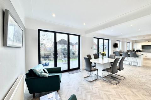 Villiers Crescent, Eccleston