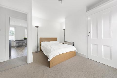 2 bedroom flat for sale, Endymion Road, SW2