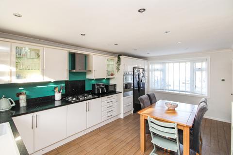 4 Borrowdale Close, Crawley, RH11 8SH