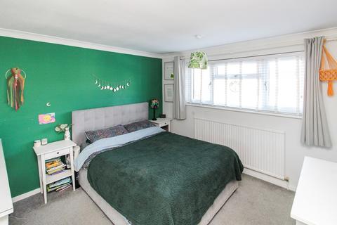 4 Borrowdale Close, Crawley, RH11 8SH