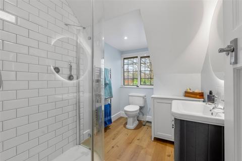 Lyncroft Chichester Close, Dorking, RH4 1LP