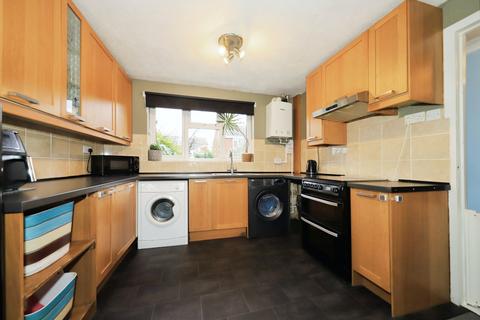 3 bedroom end of terrace house for sale, Eastney Crescent, West Midlands WV8