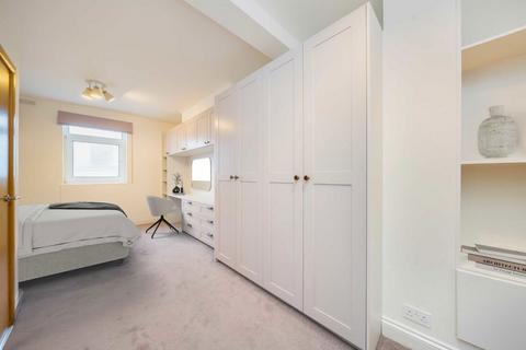 2 bedroom flat for sale, Prince Of Wales Road, London NW5