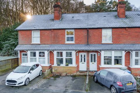 3 bedroom terraced house for sale, Upper Broadmoor Road, Berkshire RG45