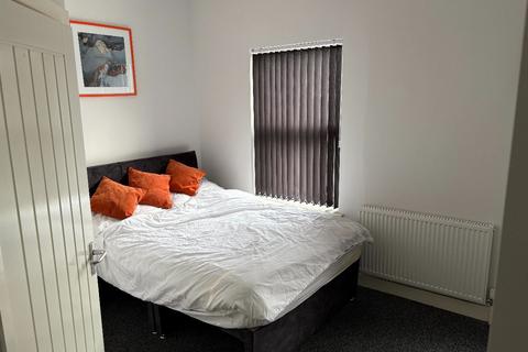 1 bedroom in a house share to rent, Room 2, 50 London Road, Newcastle-under-Lyme ST5