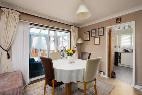 30 Ryecroft Drive, Withernsea, HU19 2LX