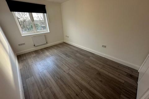 2 bedroom apartment to rent, Langstone Way, London, NW7